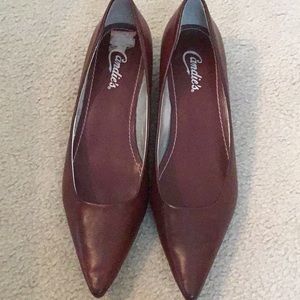 Candies, dark red kitten heel pump